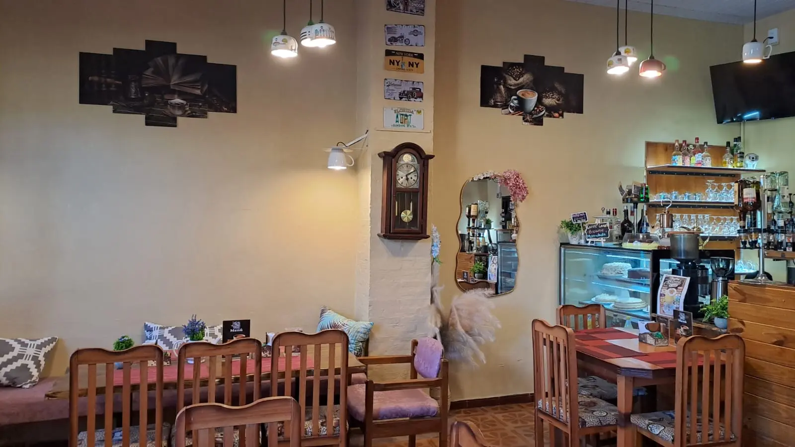 Salón de Cafetería Internacional
